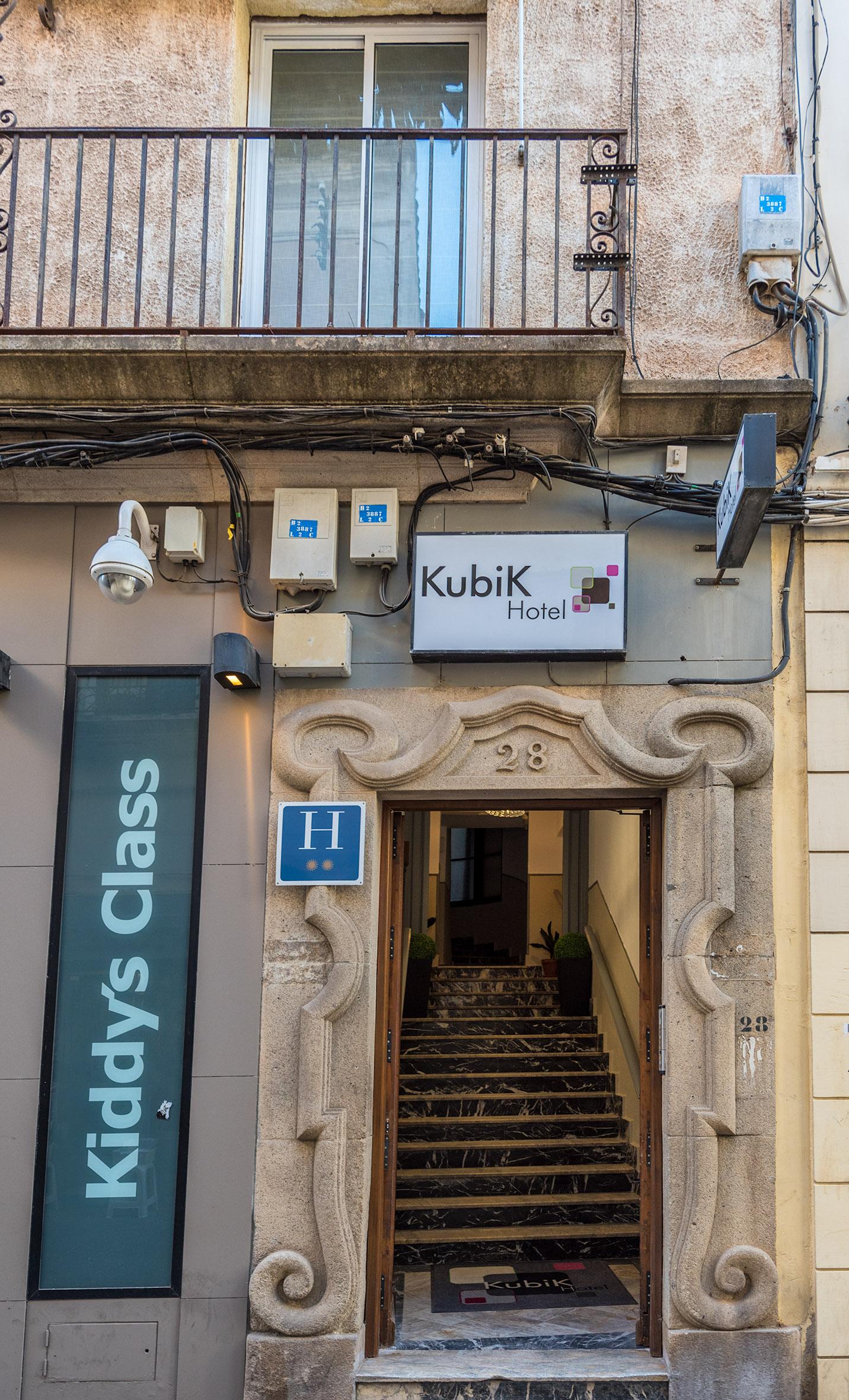 Kubik Hotel Caces Zewnętrze zdjęcie
