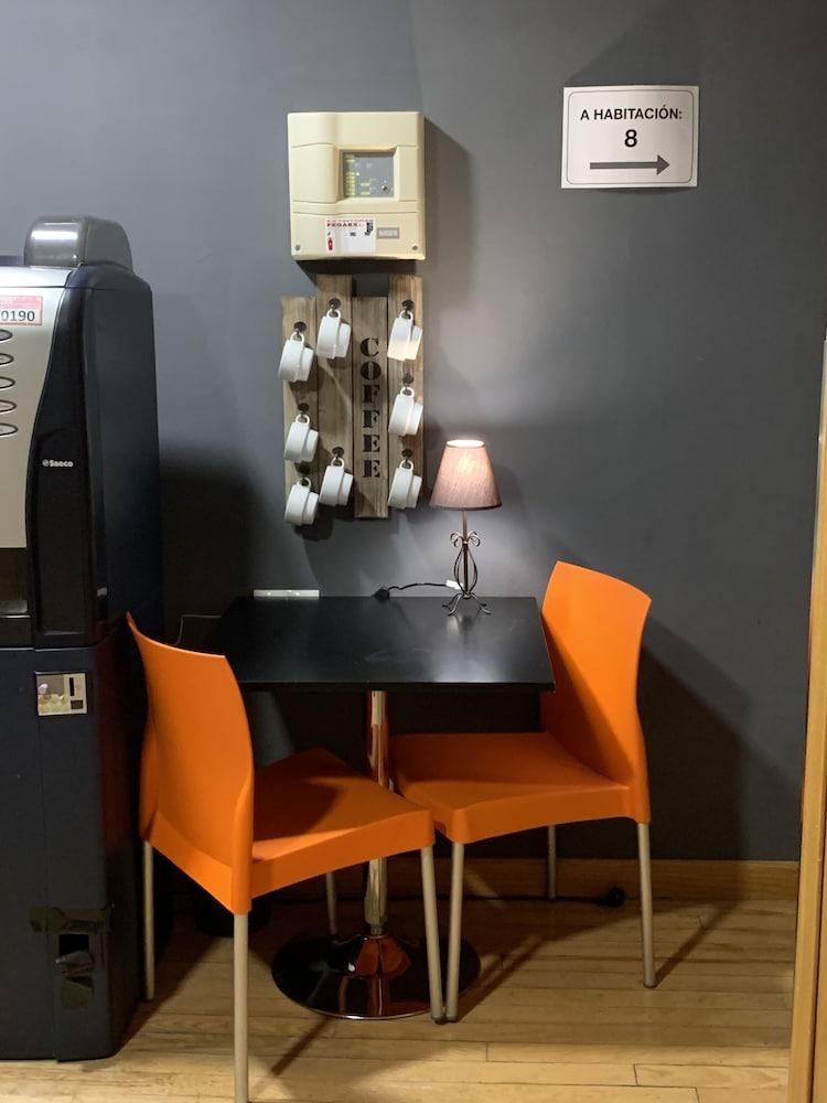 Kubik Hotel Caces Zewnętrze zdjęcie